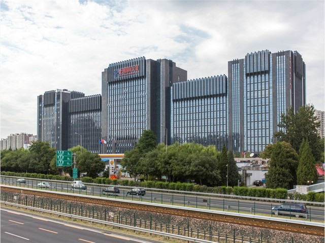 南京小型假山鱼池施工步骤